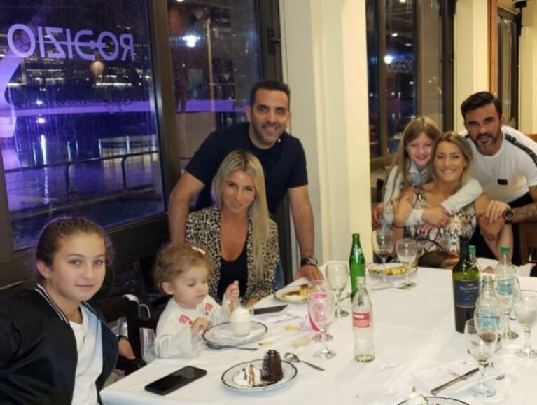 El festejo de cumpleaños de Mica Viciconte junto a Fabián Cubero y las hijas del futbolista