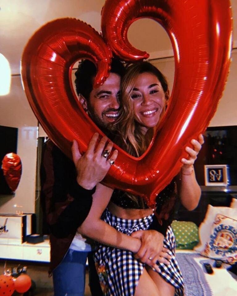 El festejo de Jimena Barón y Mauro Caiazza por el Día de los enamorados: "Gracias por el globo a medida de mi cu..."