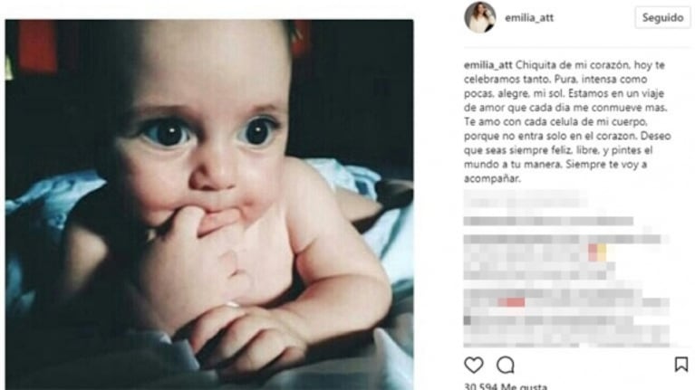 El festejo del primer cumpleaños de la hija de Emilia Attias y el Turco Naim: ambientación hawaiana ¡y blooper con la piñata! 