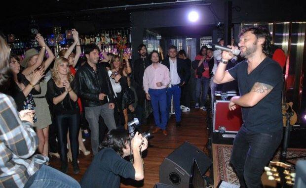 El festejo por los 100 programas de Los vecinos en guerra (Foto: Facebook).