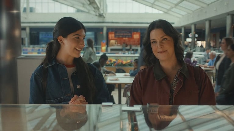 El film con Sunny Sandler combina drama familiar, humor adolescente y elementos de musical, sin abandonar el relato de crecimiento personal.