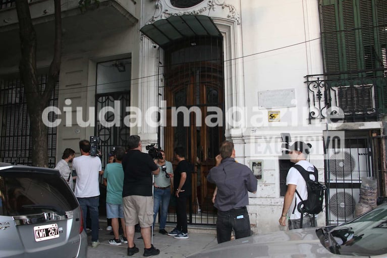 El frente del edificio de Aptra en Balvanera (Foto: Movilpress)