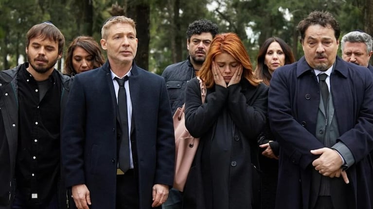 El funeral que se convierte en el detonante de lMazel Tov por Disney+.