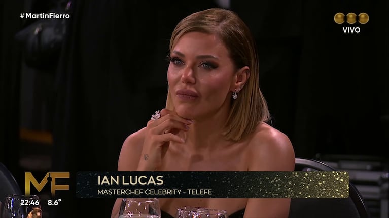 El gesto de Evangelina Anderson mientras Ian Lucas recibía su premio a Revelación en los Martín Fierro 2026 (Foto: Telefé).