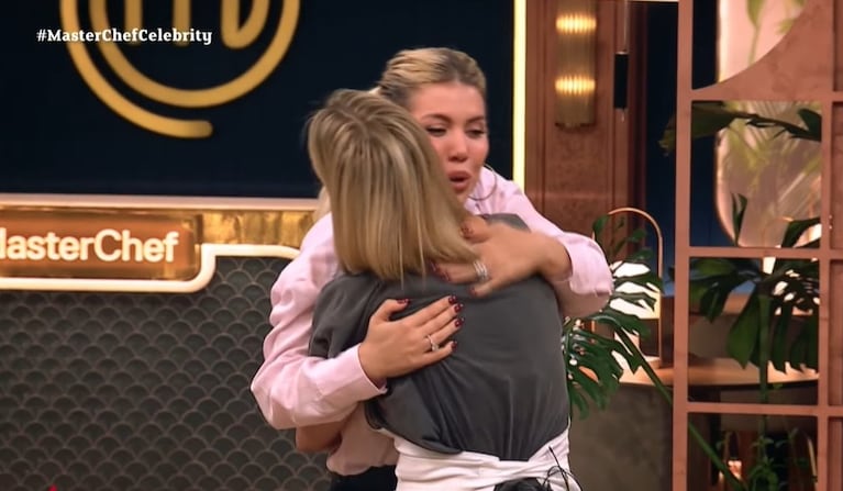 El gesto de Wanda Nara a Eugenia Tobal en MasterChef Celebrity que conmovió a todos: “¿Te puedo abrazar?” | Créditos: Captura Telefe