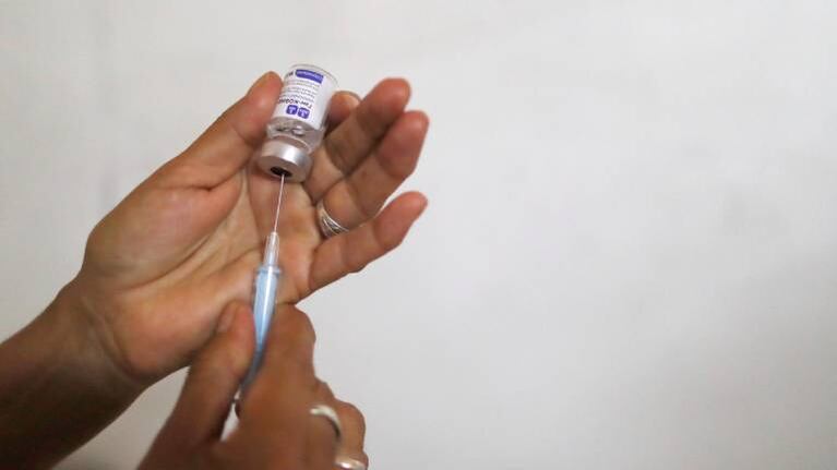 El Gobierno estima vacunar contra el coronavirus al 85 por ciento de la población este año