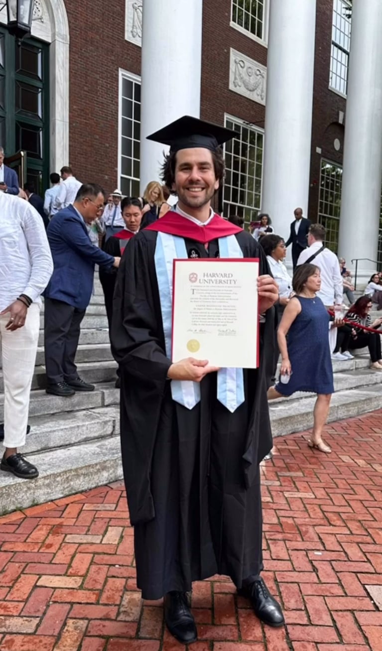 El hijo de Ariel Rodríguez Palacios se recibió en Harvard: el video en familia
