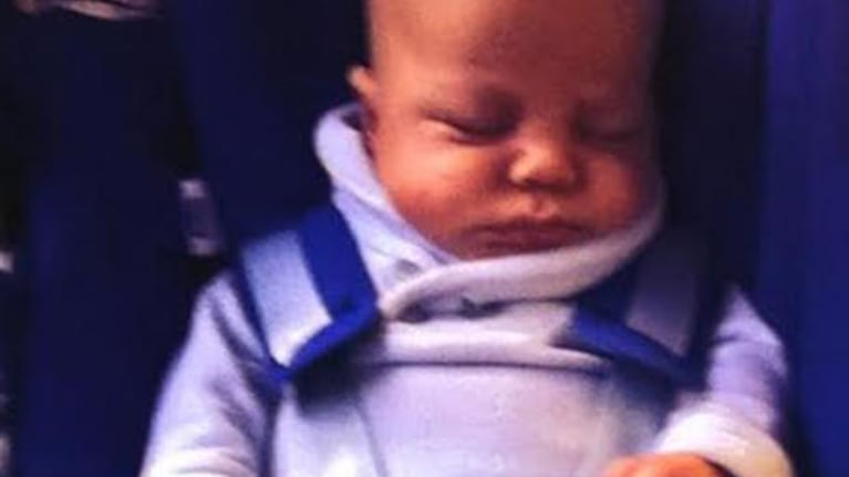 El hijo de Jimena Cyrulnik y su primer viaje en avión (Foto: Twitter)