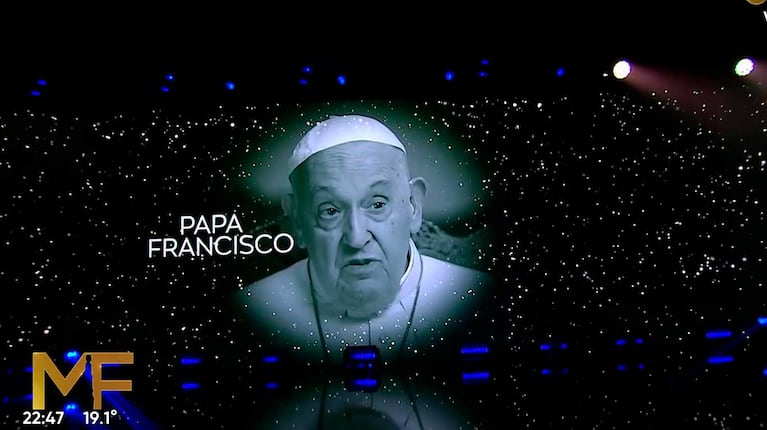 El homenaje al Papa Francisco en los Martín Fierro (Foto: captura Telefe)