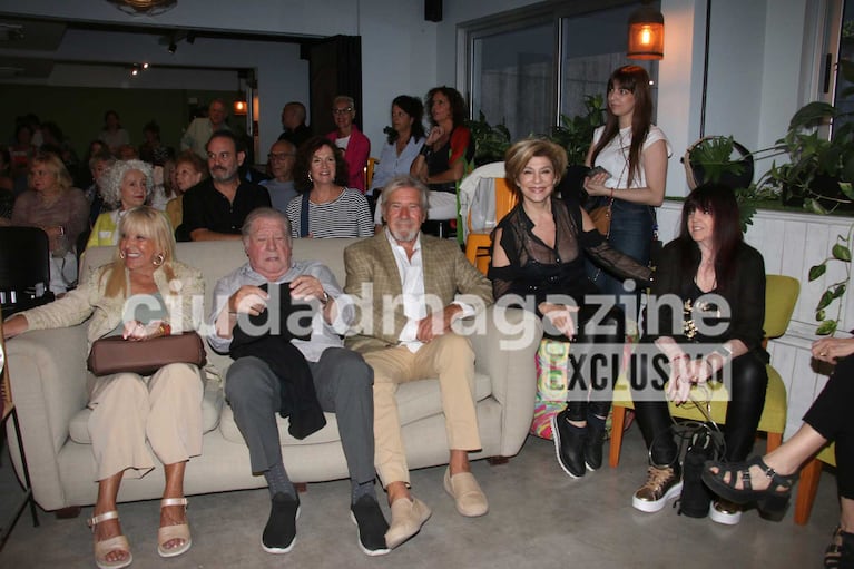 El homenaje de los actores a Alberto Migré (Foto: Movilpress)