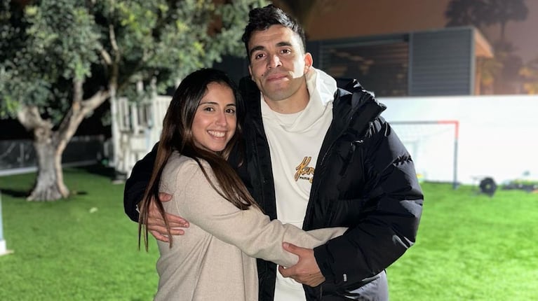 El Huevo junto a su esposa Julia Silva. (Foto: @mjuliasilva93/Instagram)
