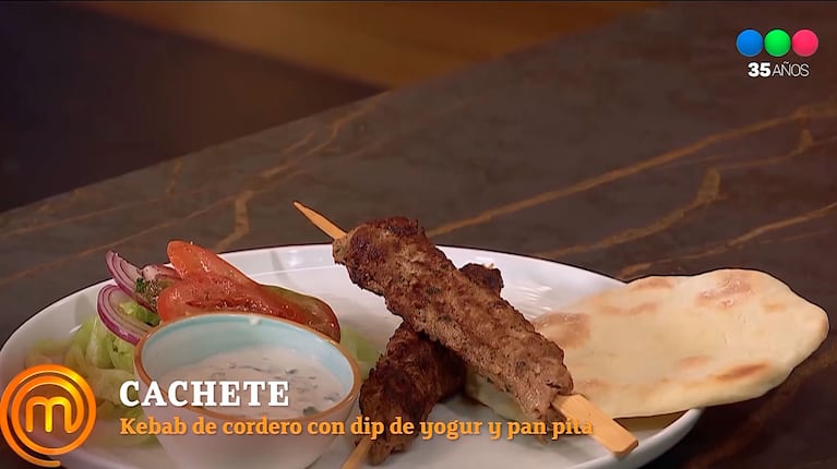 El inesperado chiste de Cachete Sierra sobre Pampita en MasterChef (Telefe)