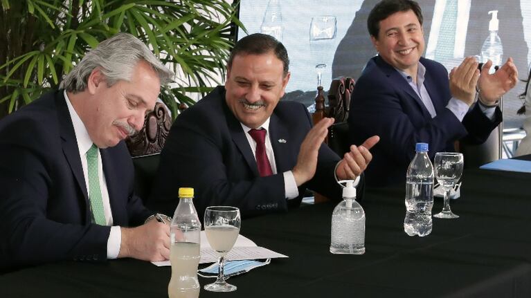 El Intendente Martín Insaurralde, podría poner en riesgo la salud del Presidente Alberto Fernández. Foto: AFP.