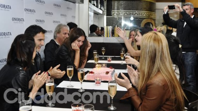 El íntimo festejo de Zaira Nara. (Foto: Jennifer Rubio-Ciudad.com).
