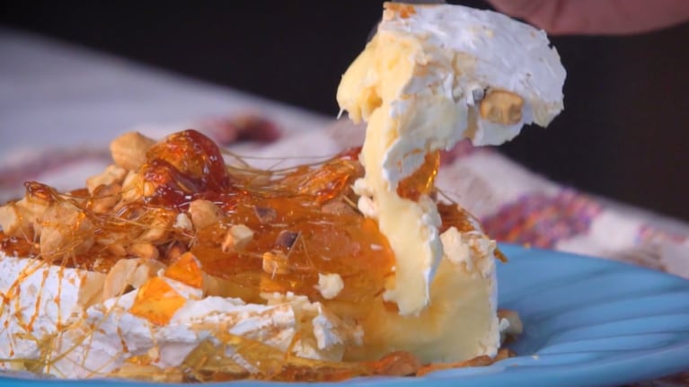 El irresistible camembert de caramelo y castañas. Foto: Cucinare.TV.