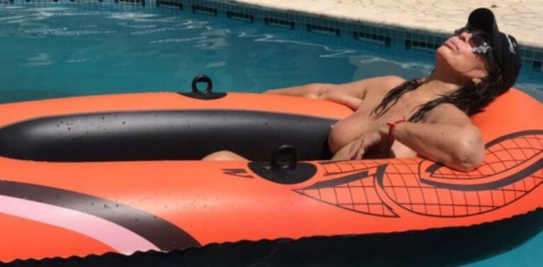 El jugado topless de Moria Casán en Parque Leloir: "Aguante la Argentina y mi gomón"