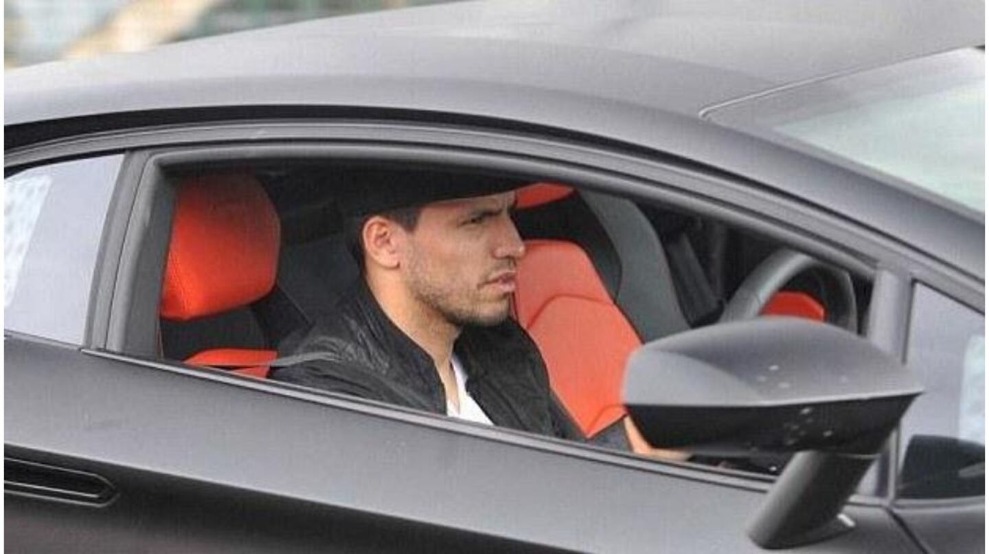 El Kun Agüero con su nuevo chiche. (Foto: Web)