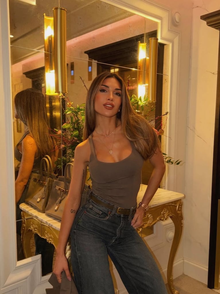 El look chic y relajado de Agus Gandolfo (Foto: Instagram/@agus.gandolfo).