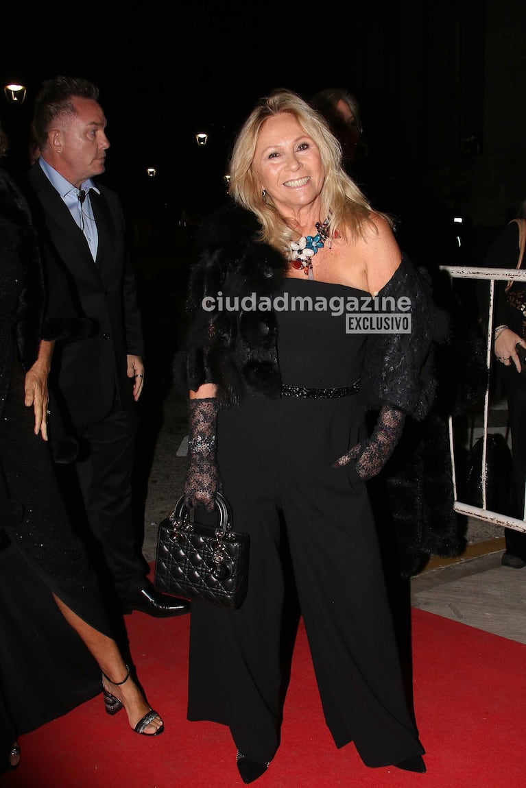 El look de Ana Rosenfeld en la gala de una revista (Foto: Movilpress).