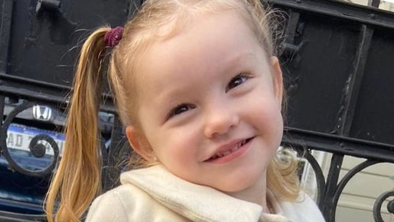 El look de Anita García Moritán para su muestra de ballet: el peinado espejo con Pampita (Foto: Instagram/@anitagarciamoritan)