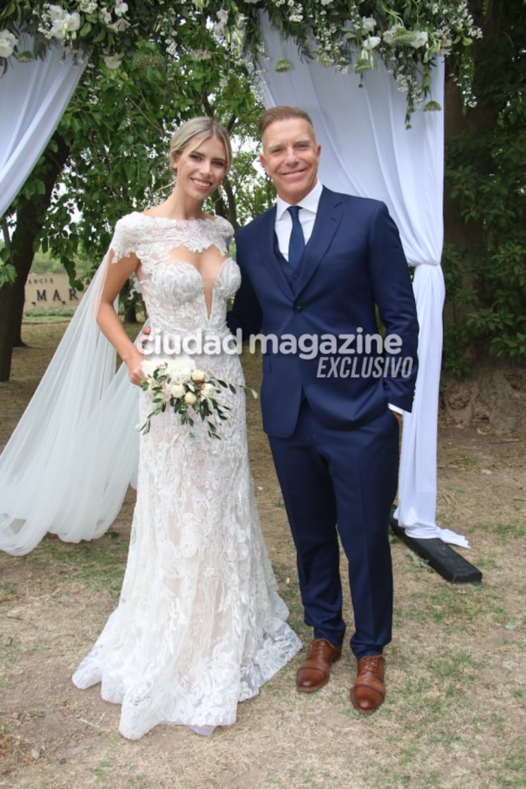 El look de Coni Mosqueira en su boda con Alejandro Fantino: los novios sellaron su amor frente a sus seres queridos