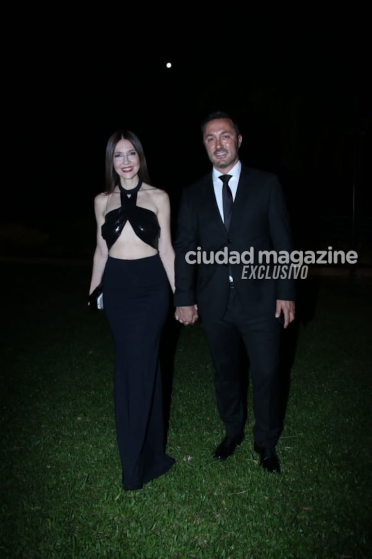 El look de Cristina Pérez para la boda de Rodolfo Barili y Lara Piro
