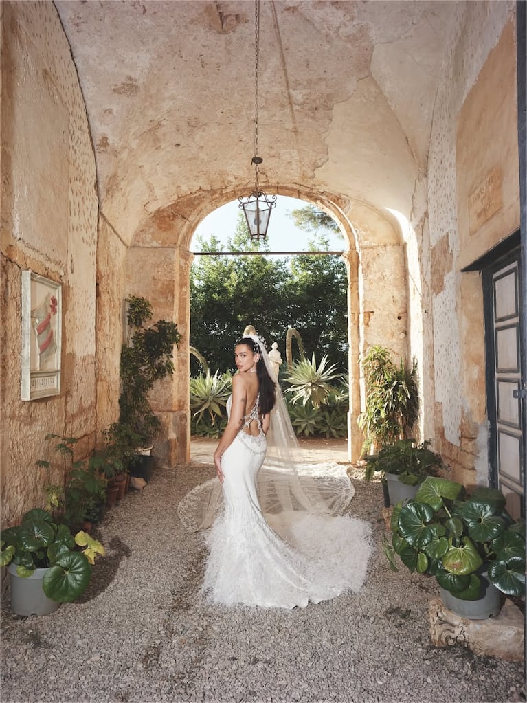 El look de Dua Lipa para su boda en Italia con Callum Turner (Foto: Instagram/@dualipa).