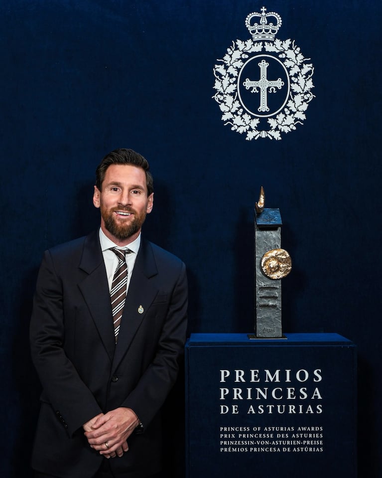 El look de Lionel Messi para recibir su Premio Princesa de Asturias del Deporte (Foto: Instagram).