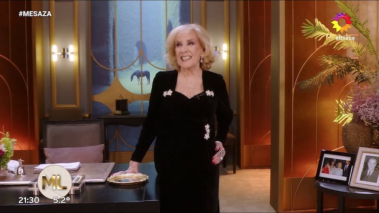 El look de Mirtha Legrand para el sábado 4 de julio del 2026 para La Noche de Mirtha (Foto: captura de eltrece).