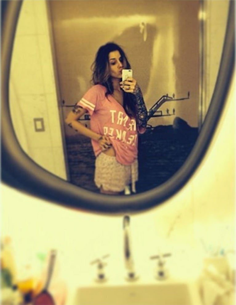 El look sexy y en pijama de Candelaria Tinelli. (Foto: Instagram)