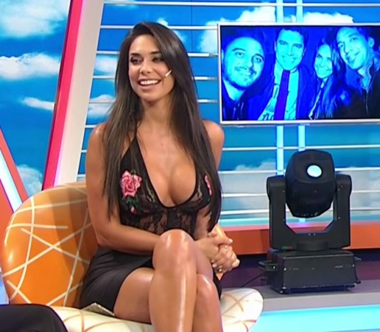 El look súper hot de Sabrina Ravelli en Intrusos: ¡vestido escotado y transparencias! 