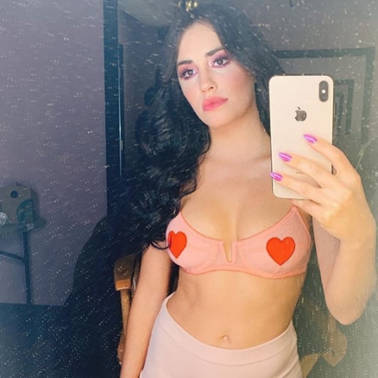El look súper sexy de Lali Espósito con un corpiño con corazoncitos: "Shooting en New York"