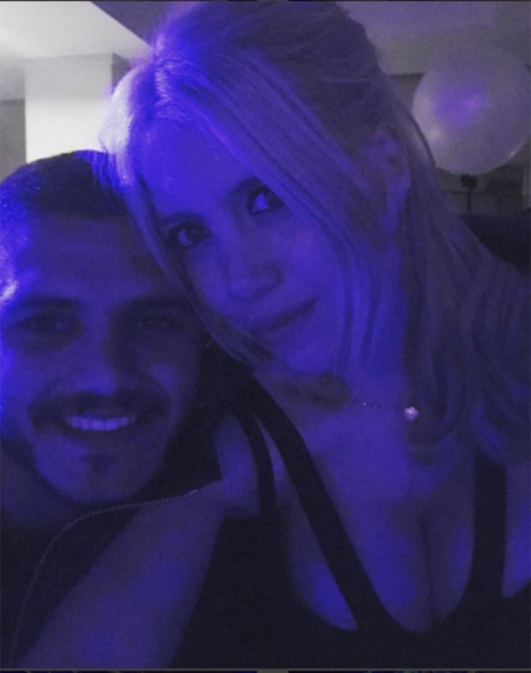 El look súper sexy de Wanda Nara para salir junto a Mauro Icardi: ¡tremendo escote y mimos!