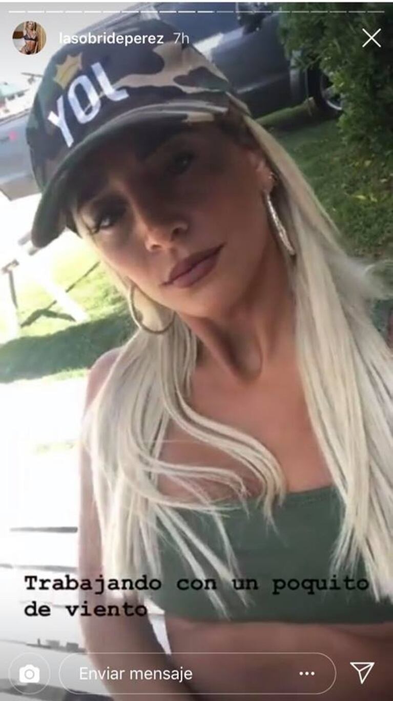 El look 'total green' de Sol Pérez: ¡original top y gorra con estampado de 'camuflaje'!