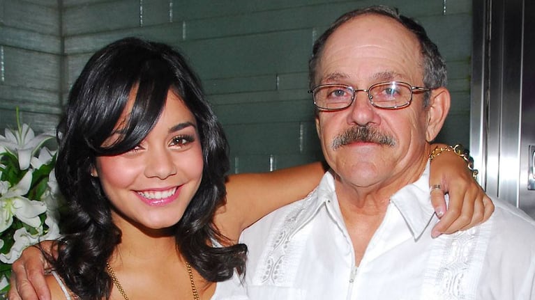 El mal momento de Vanessa Hudgens por la muerte de su padre