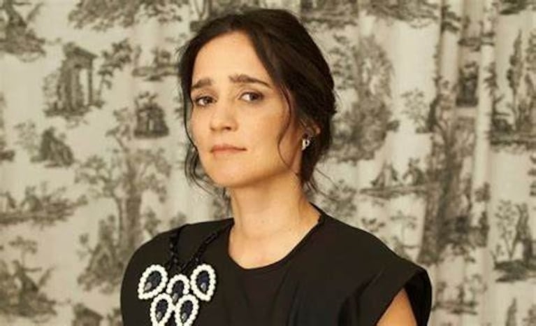 El marido de Julieta Venegas le dedicó un tema y la engañó con la actriz del videoclip