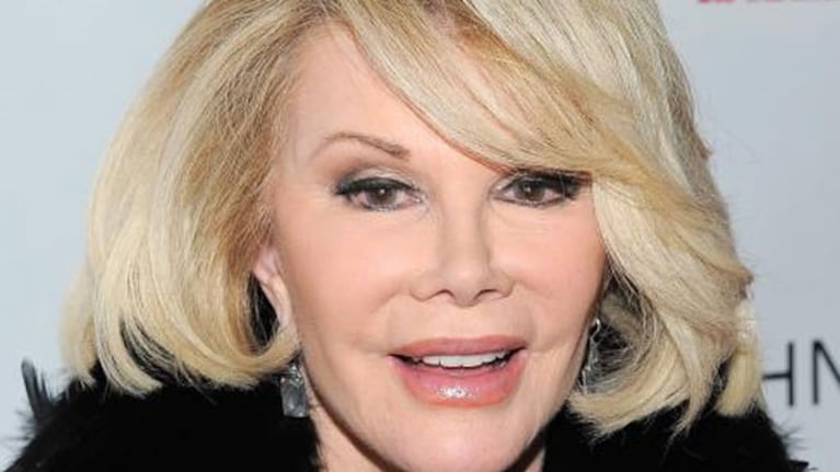 El médico de Joan Rivers se sacó un selfie con ella durante la operación y la actriz entró en shok. (Foto: Web)