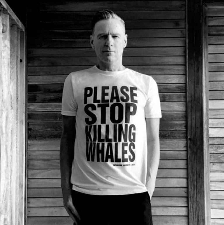 El mensaje racista de Bryan Adams contra los chinos: "Gracias a unos bastardos que comen murciélagos el mundo está detenido"