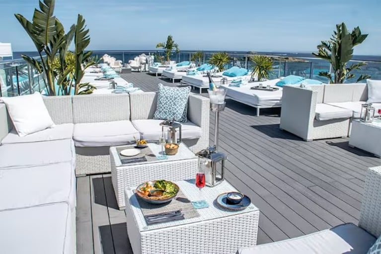 El MIM Ibiza ofrece gastronomía internacional en una terraza con vista al Mediterráneo
www.mimhotels.com