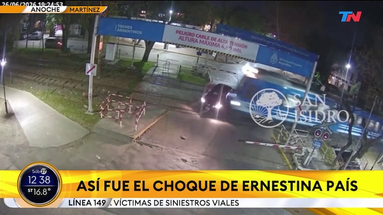 El momento del choque de auto de Ernestina Pais con el Tren de la Costa que provocó su muerte fatal (Foto: captura de TN).