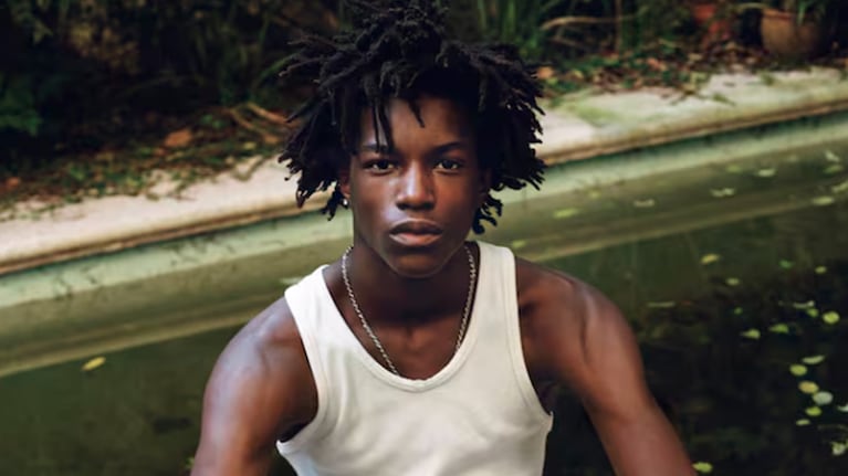 El nieto de un querido actor argentino se lanza como modelo a sus 16 años.