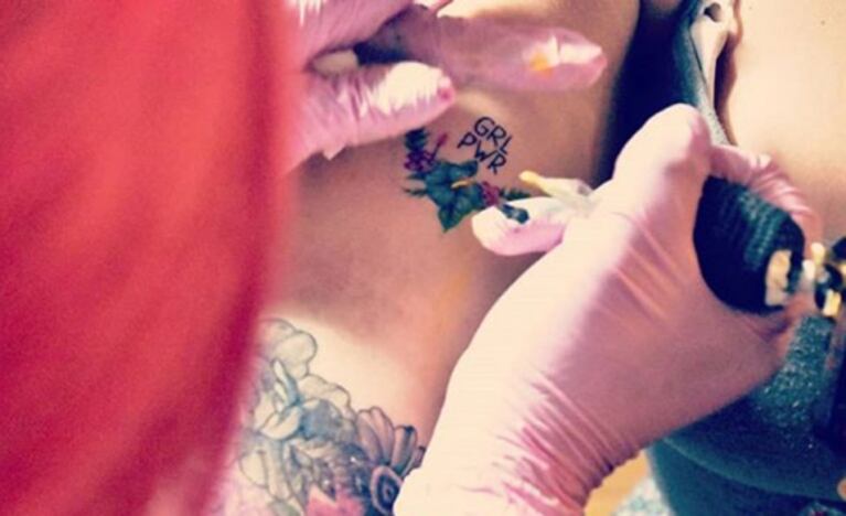 El nuevo y significativo tatuaje de Morena Rial: ¡mirá junto a quién se lo hizo!