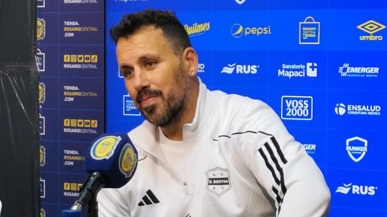 El Ogro Fabbiani es el entrenador de Deportivo Riestra. (Foto: X/@prensariestra)