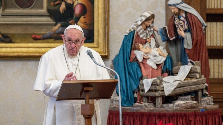 El Papa Francisco establece que mujeres puedan dar la comunión y leer palabra de Dios. Foto: AFP.
