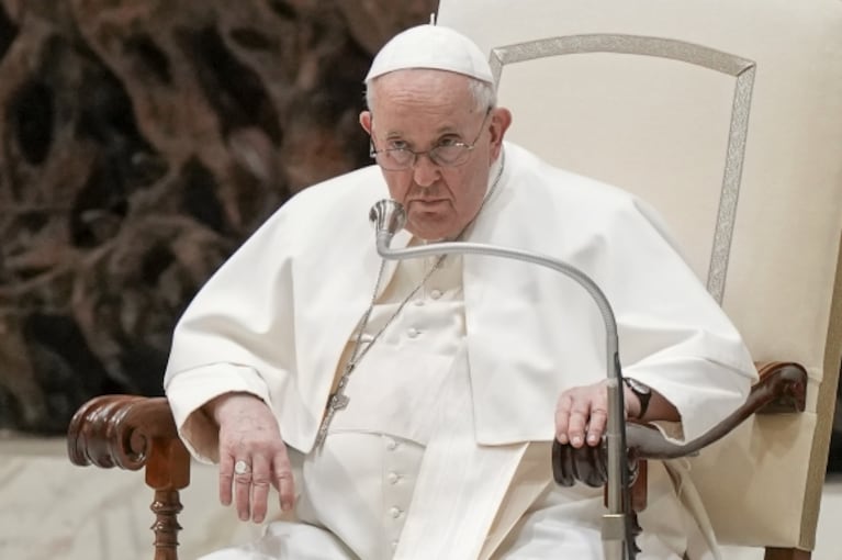 El papa Francisco será operado de urgencia por riesgo: los detalles