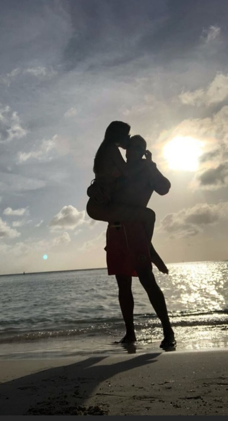 El paradisíaco viaje de Barby Franco con Fernando Burlando a Aruba: "Llegué a mi cita romántica"