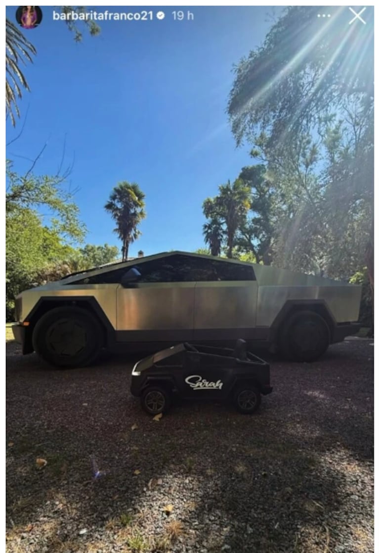 El pasado 24 de diciembre, Barby Franco mostró el Tesla que Burlando le regaló. Foto: @barbaritafranco21