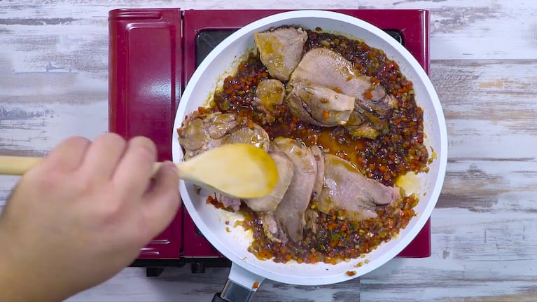 El paso a paso para hacer una Lengua a la vinagreta es simple, pero se debe ser metódico. Foto: Cucinare TV