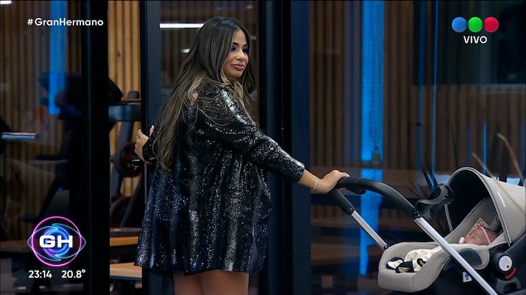 El pícaro comentario de Thiago Medina cuando abandonaba la casa de Gran Hermano con Daniela y las gemelas