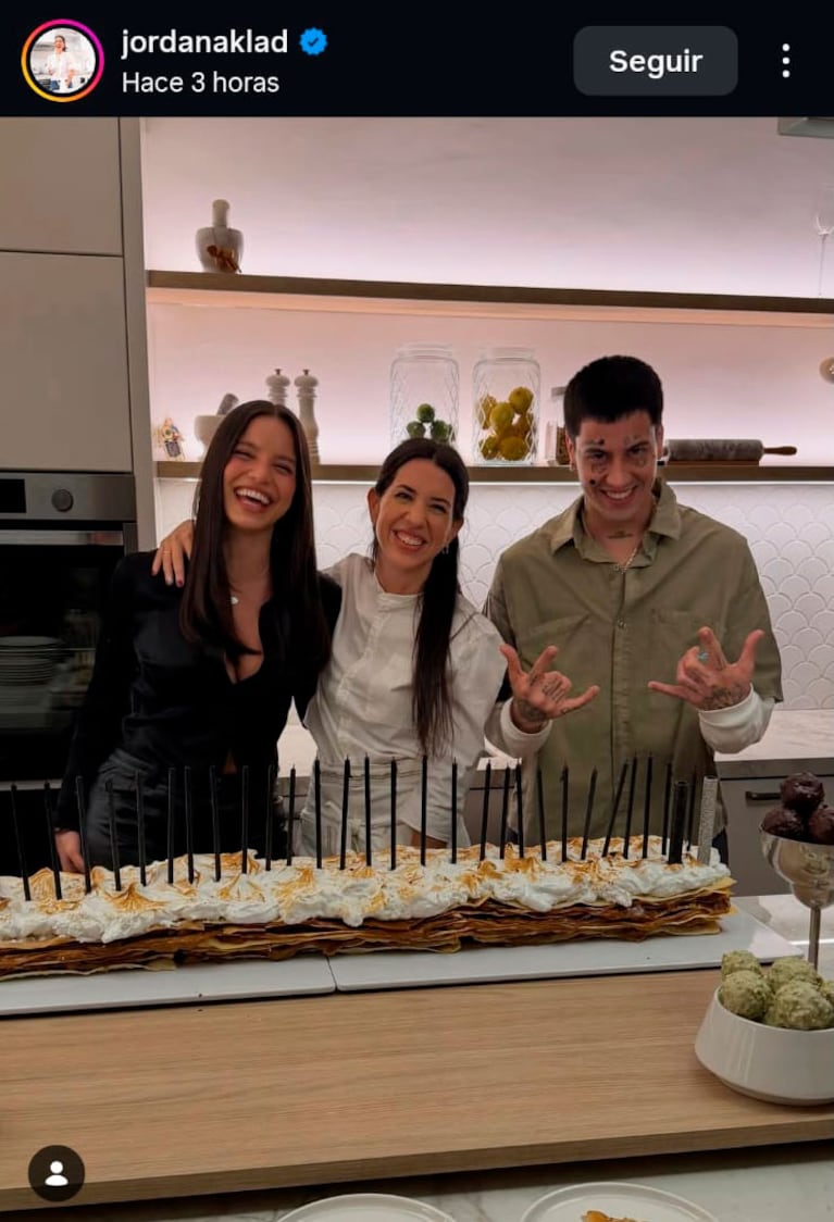 El pícaro reto de Emilia Mernes a Duki en su megafiesta de 30 años (foto de Instagram)